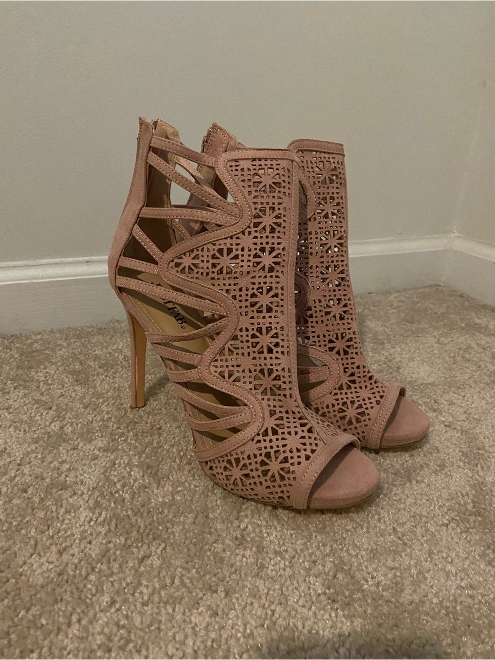 JustFab Rynter Nude Laser Cut Peep Toe Caged Stiletto Booties size 9